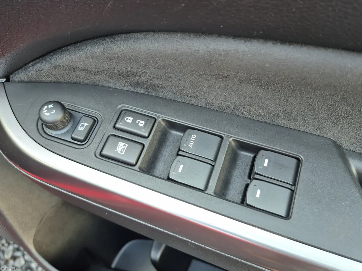 Suzuki Vitara SUV, Petrol, 2024, Red