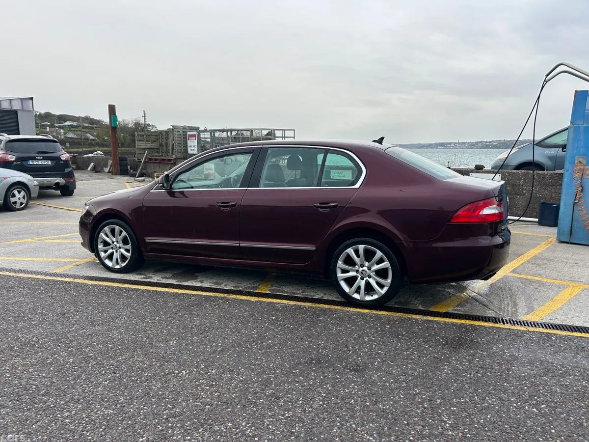 Skoda Superb Saloon, Diesel, 2012, Red