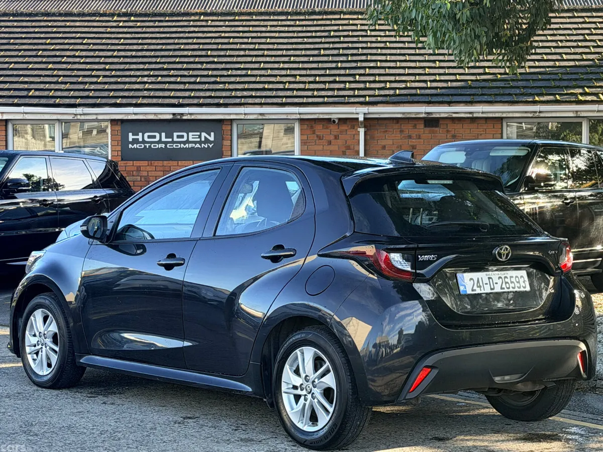 Toyota Yaris Hatchback, Petrol Hybrid, 2024, Black