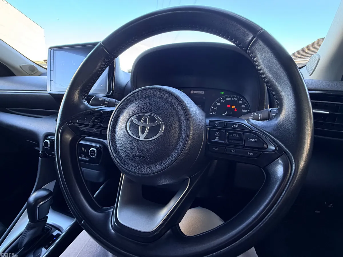 Toyota Yaris Hatchback, Petrol Hybrid, 2024, Black