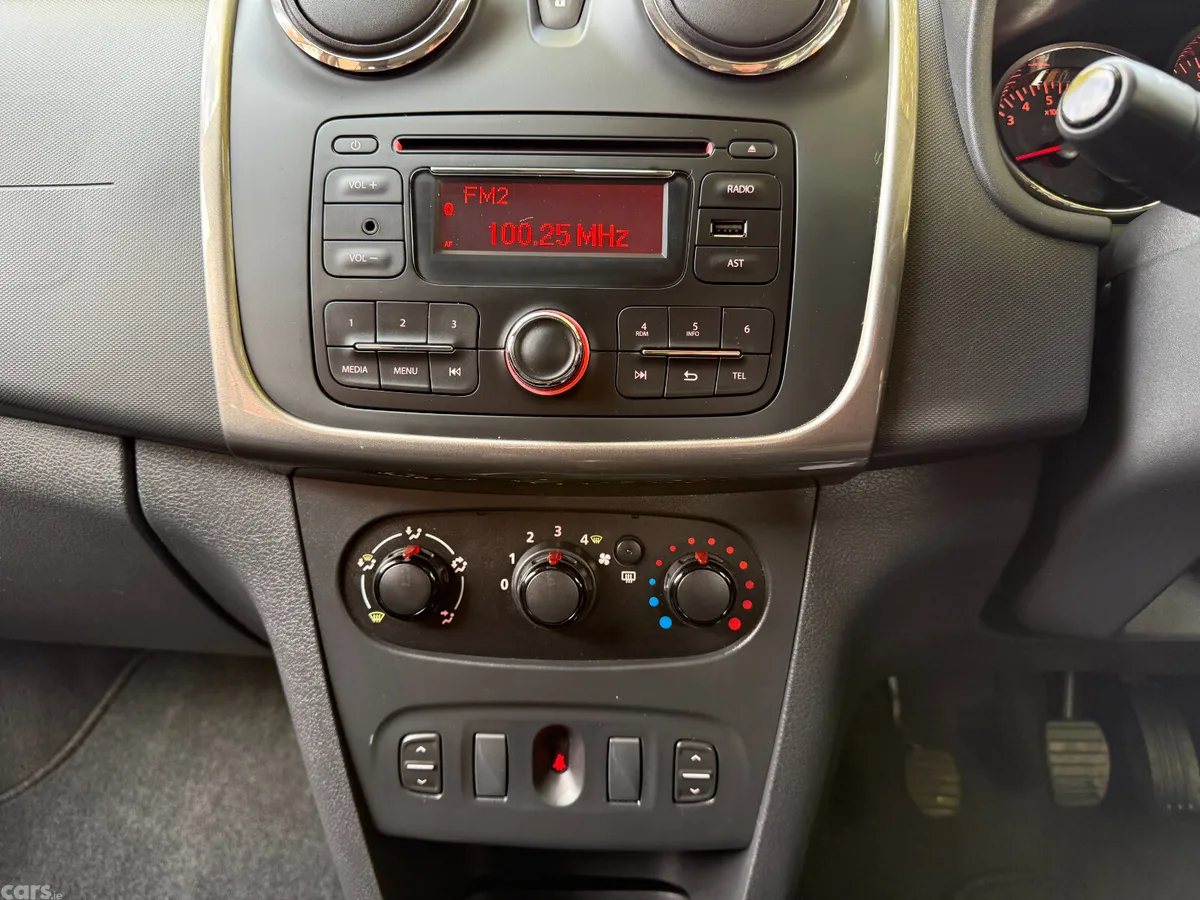Dacia Logan Estate, Petrol, 2016, Red