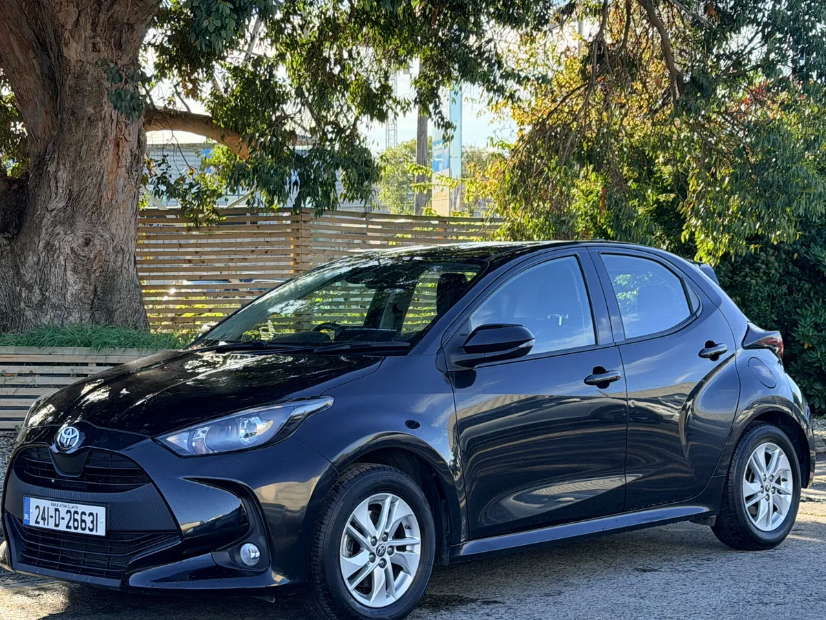 Toyota Yaris Hatchback, Petrol Hybrid, 2024, Black