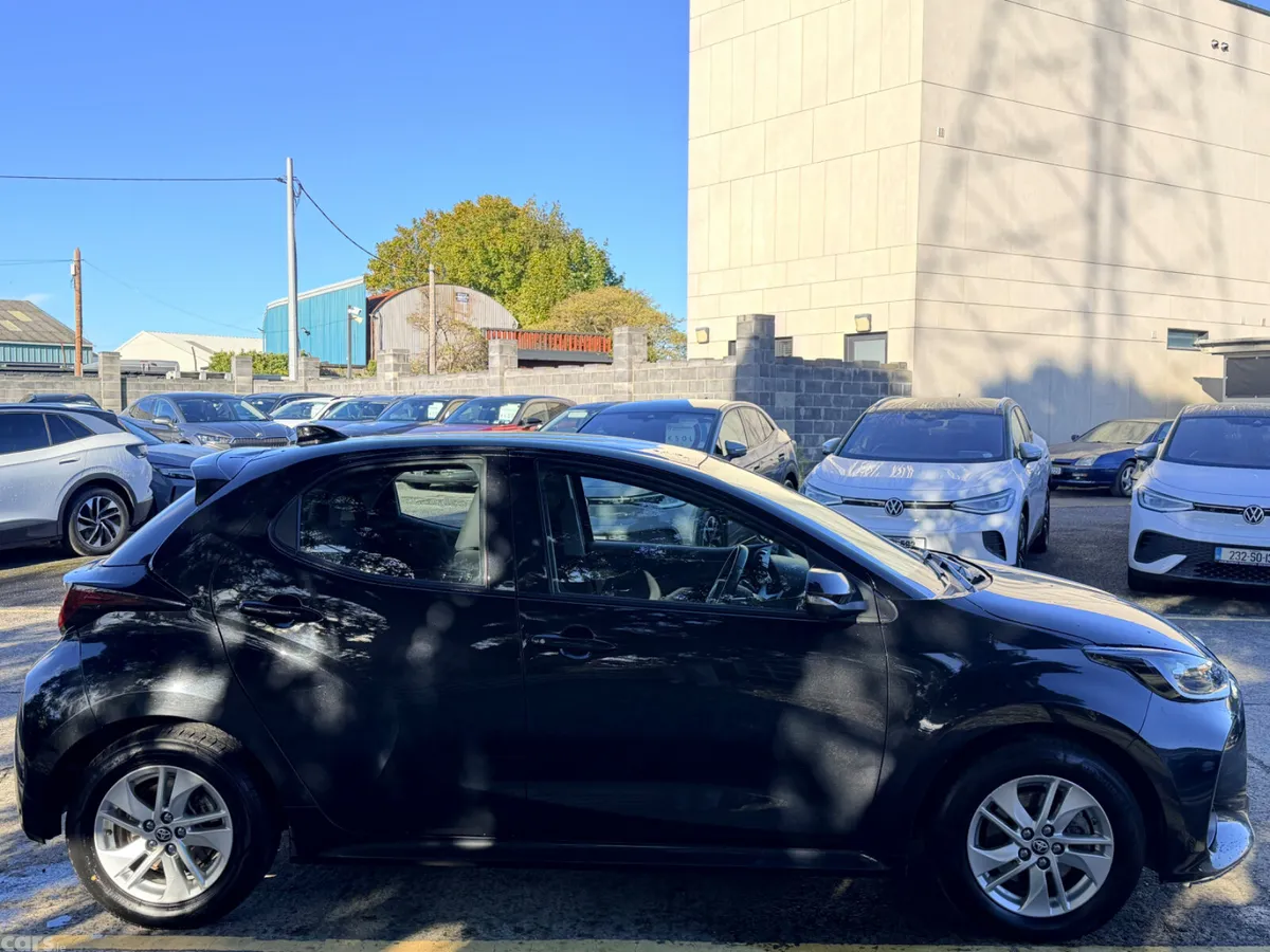 Toyota Yaris Hatchback, Petrol Hybrid, 2024, Black