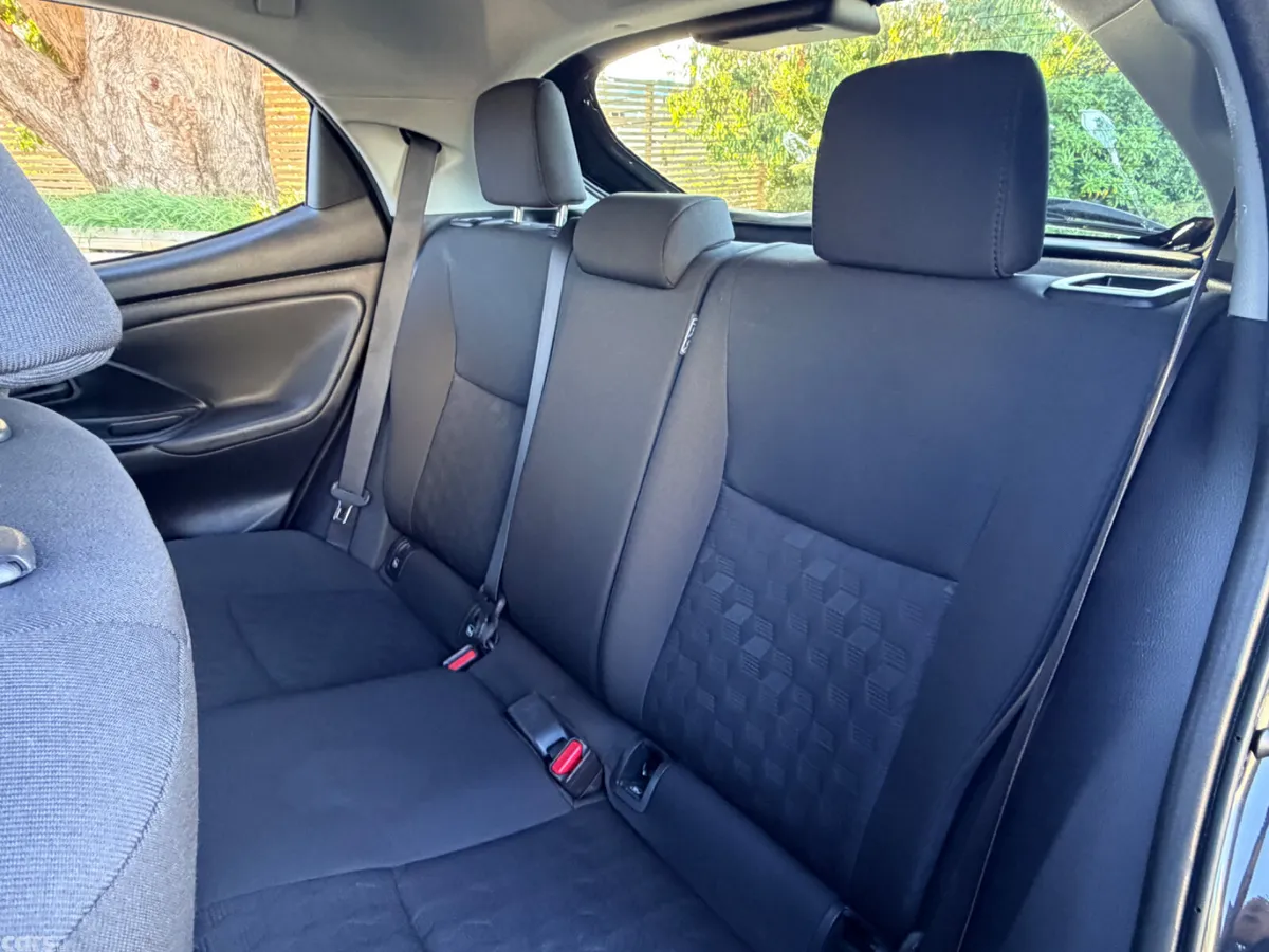 Toyota Yaris Hatchback, Petrol Hybrid, 2024, Black