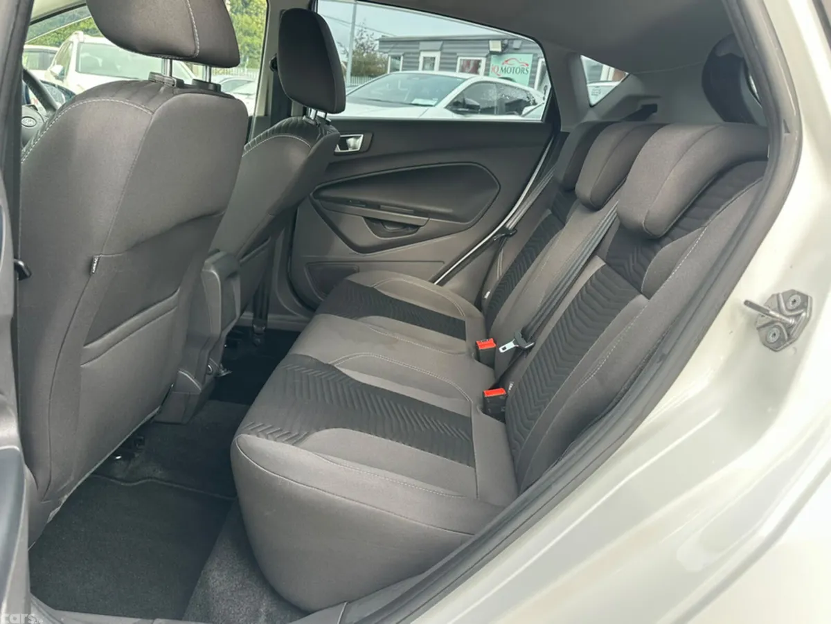 Ford Fiesta Hatchback, Petrol, 2015, White