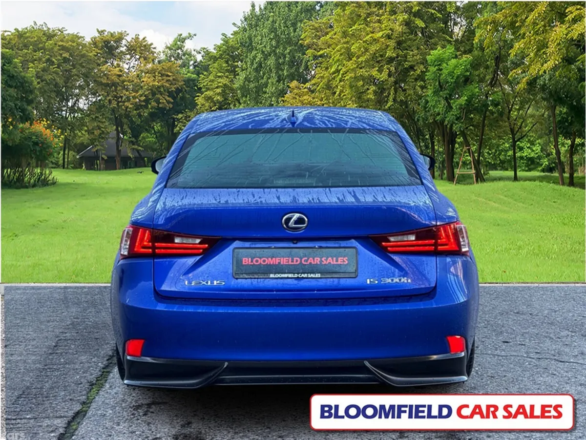 Lexus IS Saloon, Petrol Hybrid, 2013, Blue
