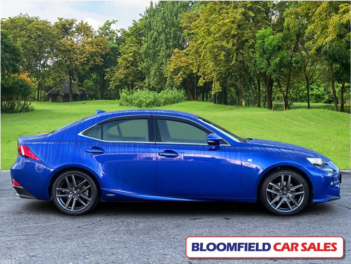 Lexus IS Saloon, Petrol Hybrid, 2013, Blue