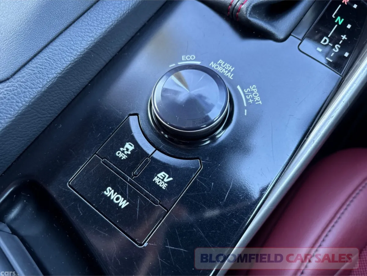 Lexus IS Saloon, Petrol Hybrid, 2013, Blue