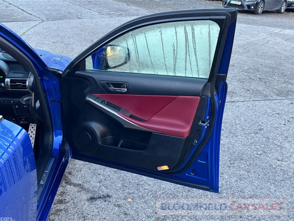 Lexus IS Saloon, Petrol Hybrid, 2013, Blue