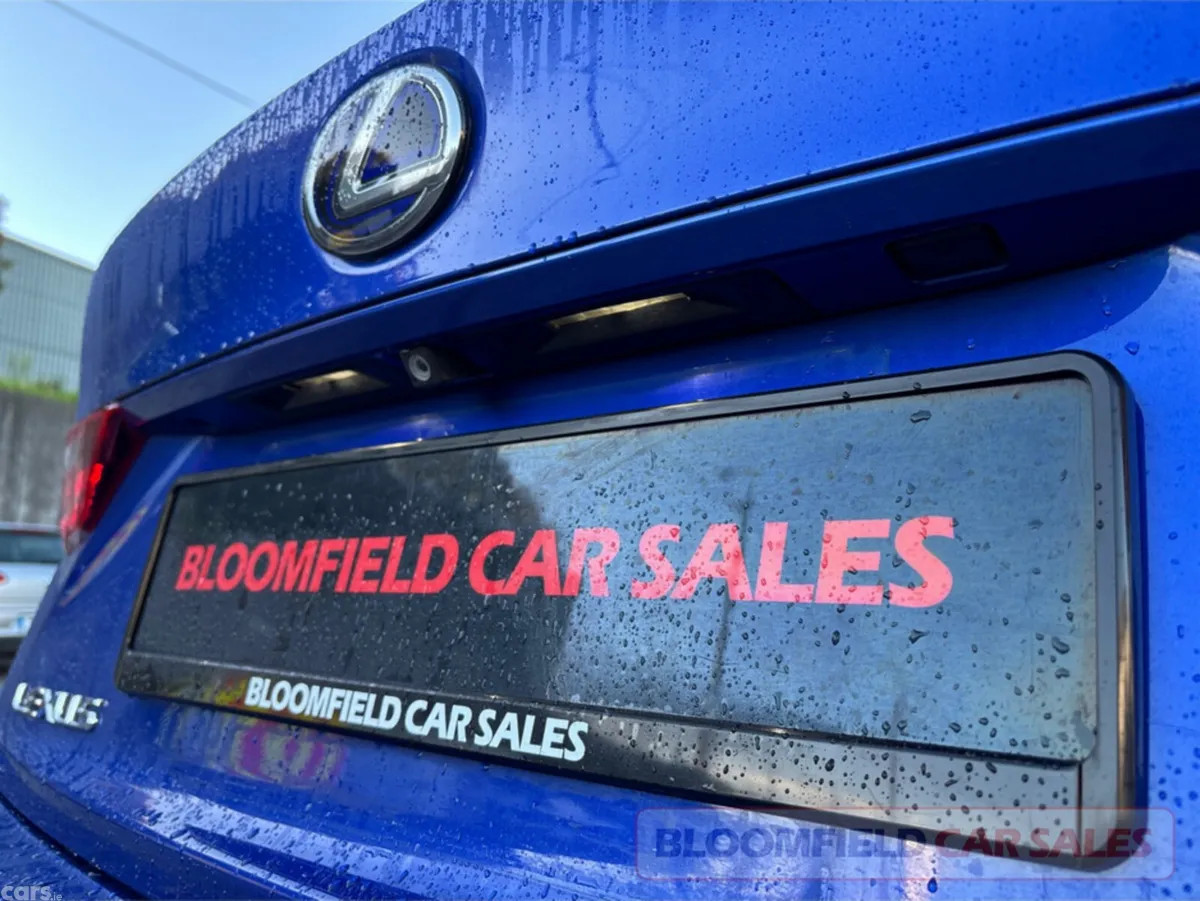 Lexus IS Saloon, Petrol Hybrid, 2013, Blue
