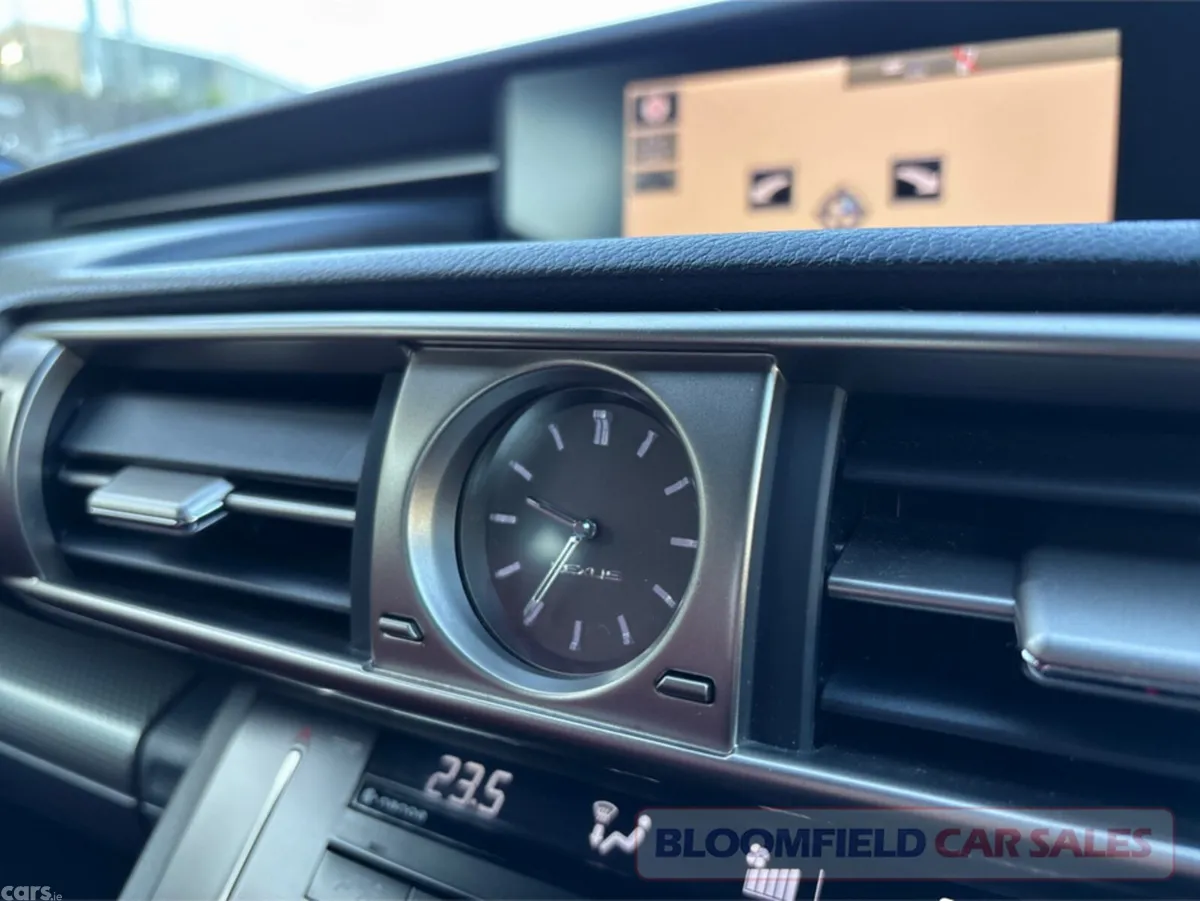 Lexus IS Saloon, Petrol Hybrid, 2013, Blue