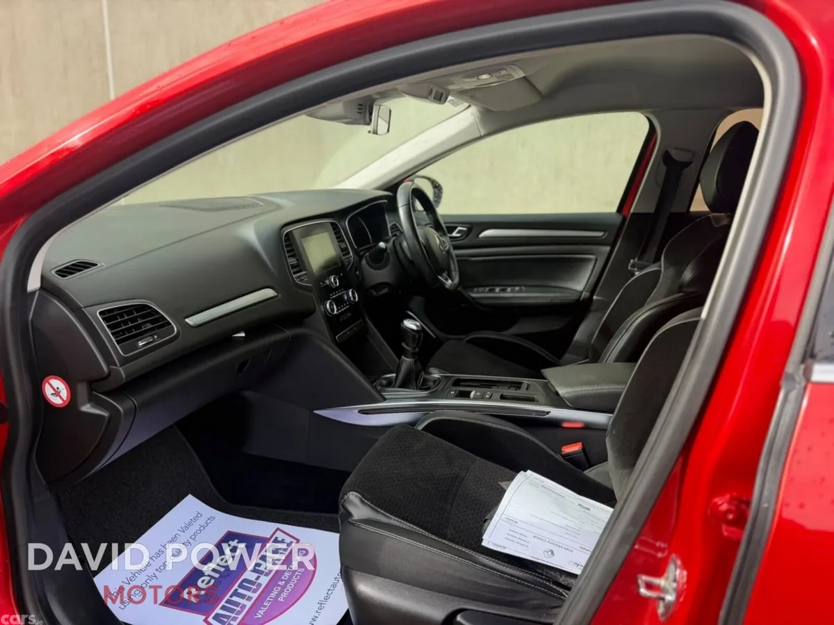 Renault Megane Hatchback, Diesel, 2017, Red