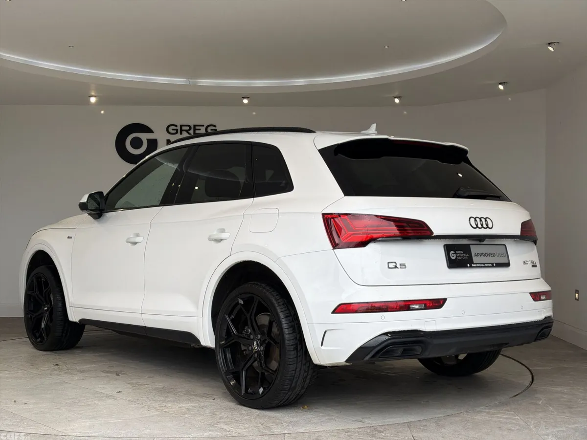 Audi Q5 SUV, Petrol Hybrid, 2023, White