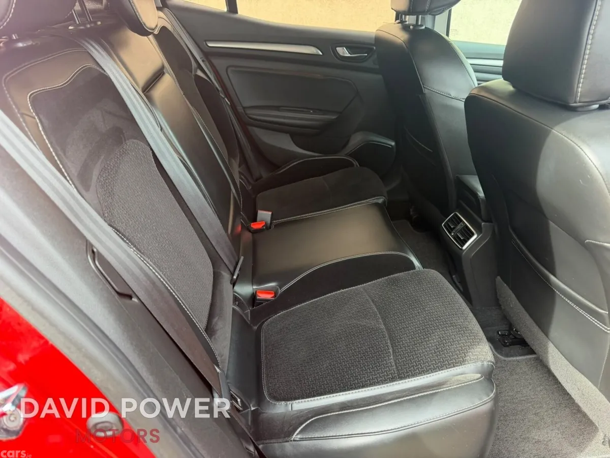 Renault Megane Hatchback, Diesel, 2017, Red