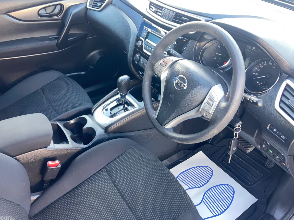 Nissan Qashqai Hatchback, Petrol, 2015, Grey