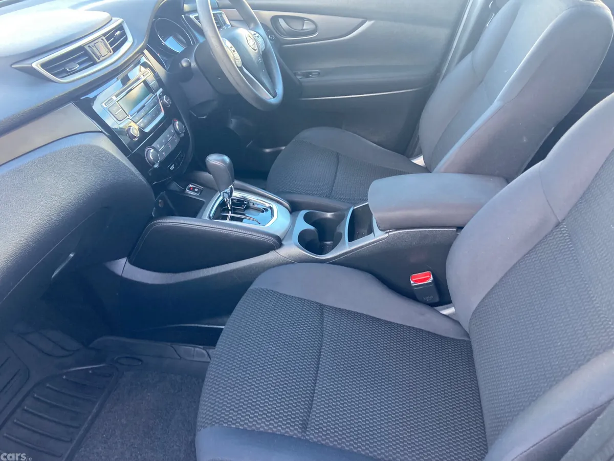 Nissan Qashqai Hatchback, Petrol, 2015, Grey