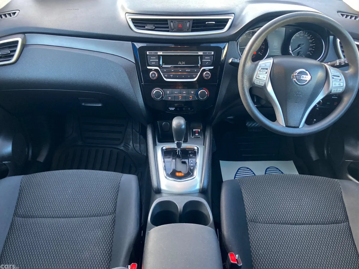Nissan Qashqai Hatchback, Petrol, 2015, Grey