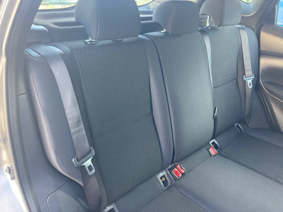 Nissan Qashqai Hatchback, Petrol, 2015, Grey