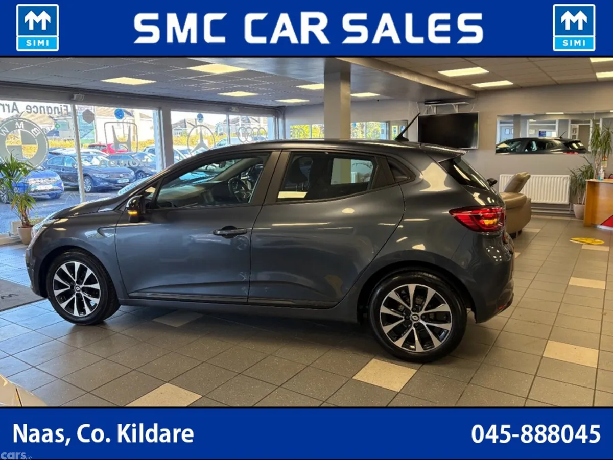 Renault Clio Hatchback, Petrol, 2023, Grey