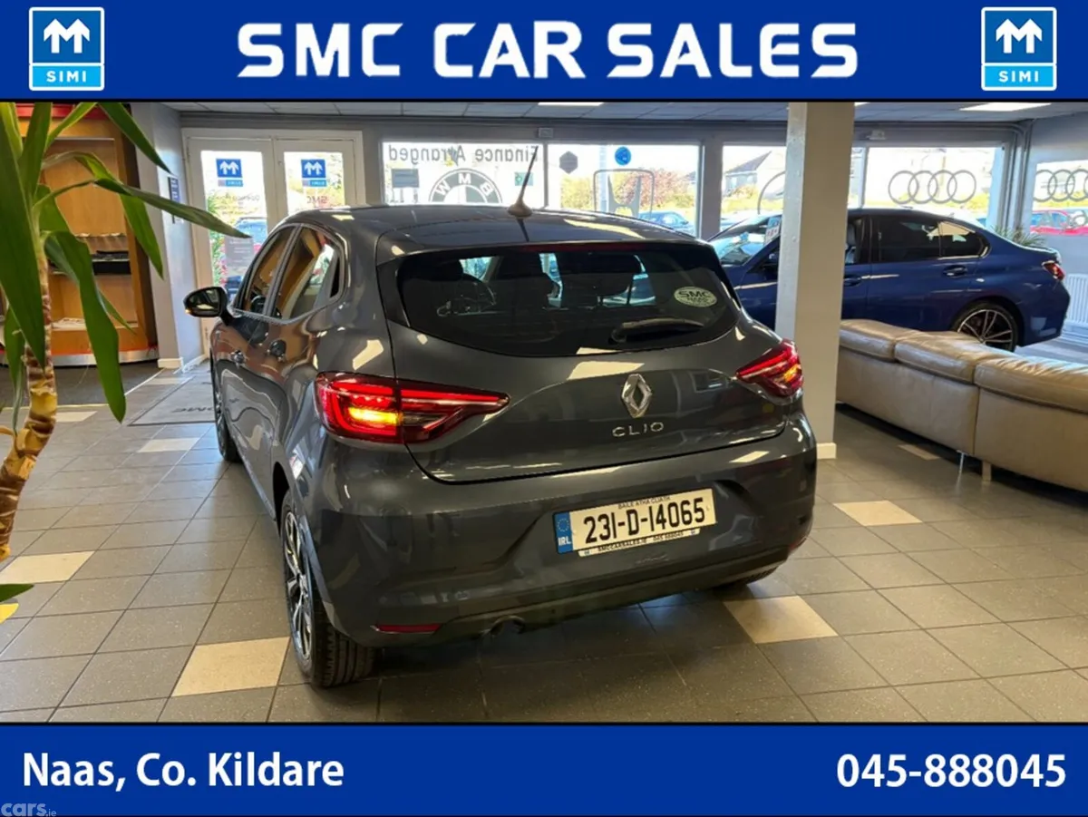 Renault Clio Hatchback, Petrol, 2023, Grey