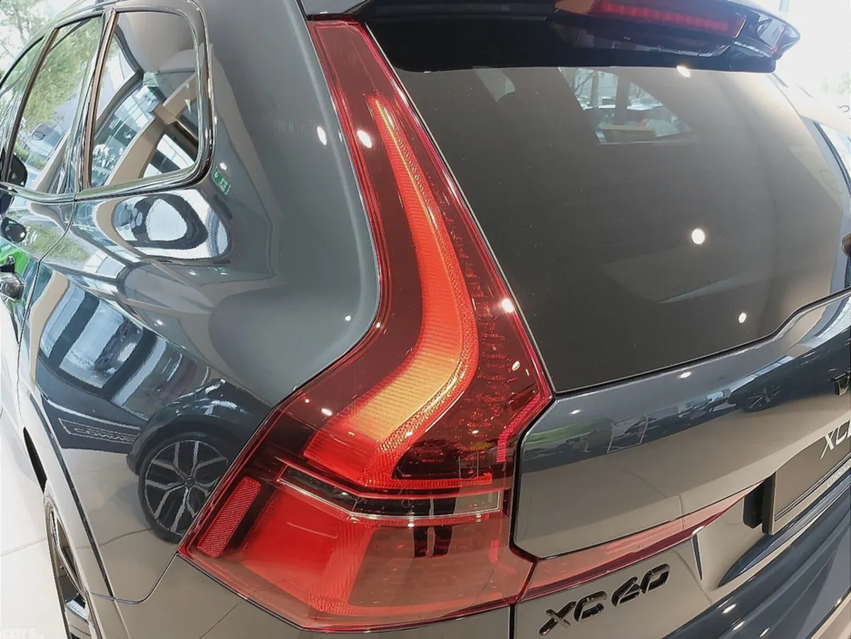 Volvo XC60 SUV, Petrol Plug-in Hybrid, 2026, Blue