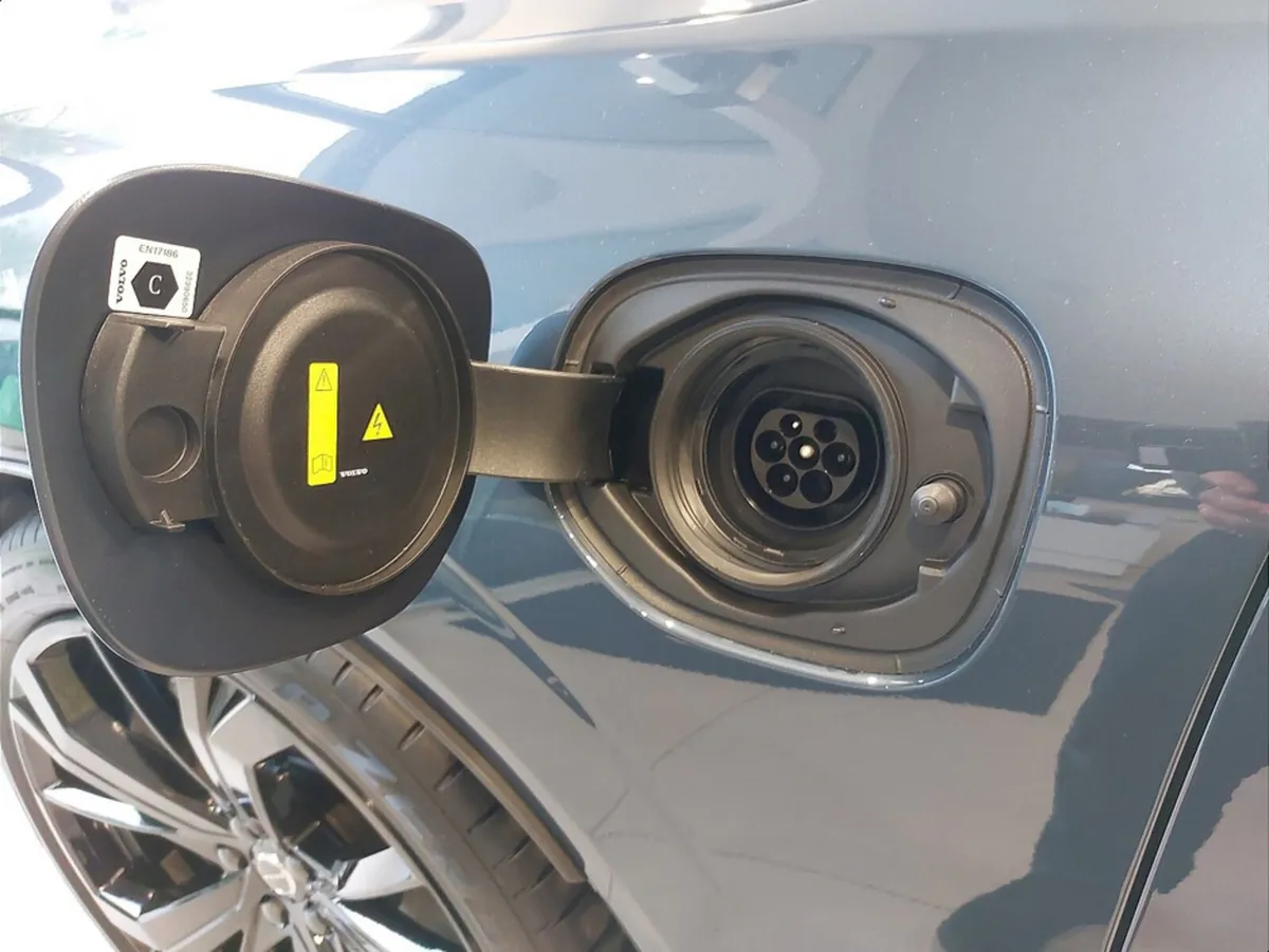 Volvo XC60 SUV, Petrol Plug-in Hybrid, 2026, Blue