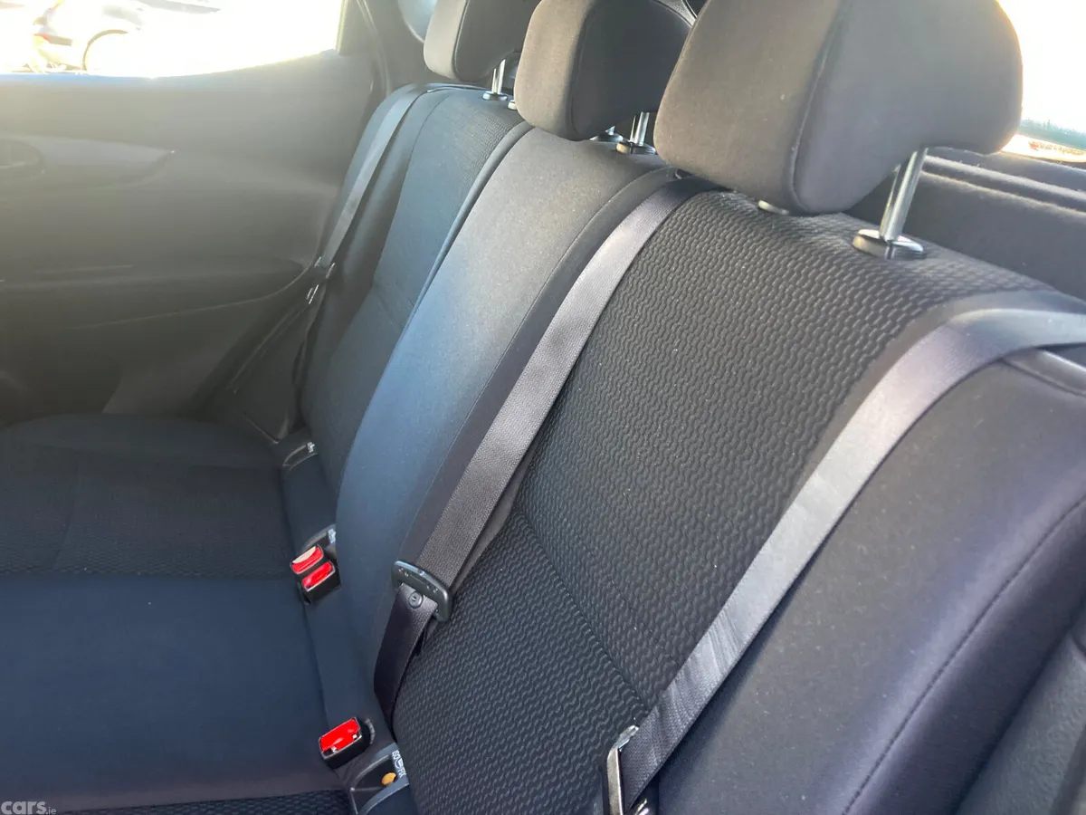 Nissan Qashqai Hatchback, Petrol, 2015, Grey