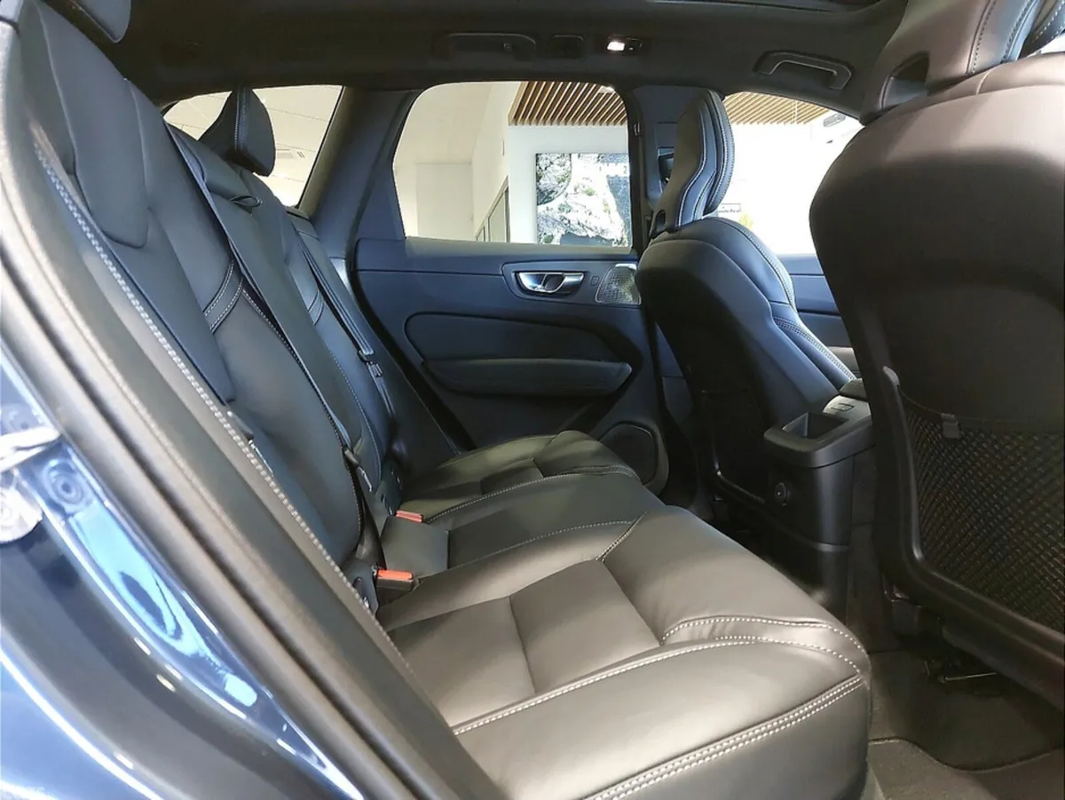 Volvo XC60 SUV, Petrol Plug-in Hybrid, 2026, Blue