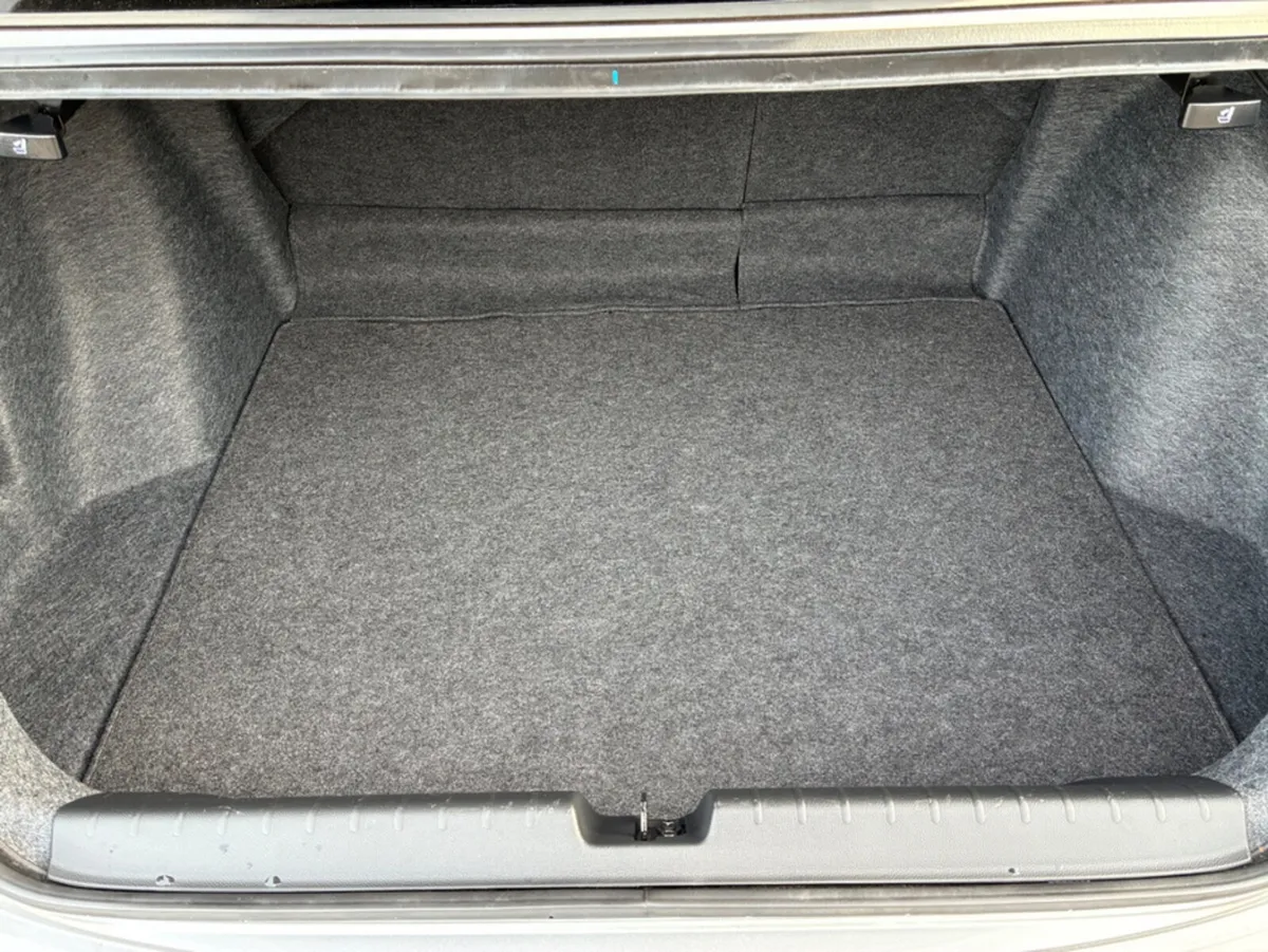 Honda Grace Saloon, Petrol Hybrid, 2018, Silver