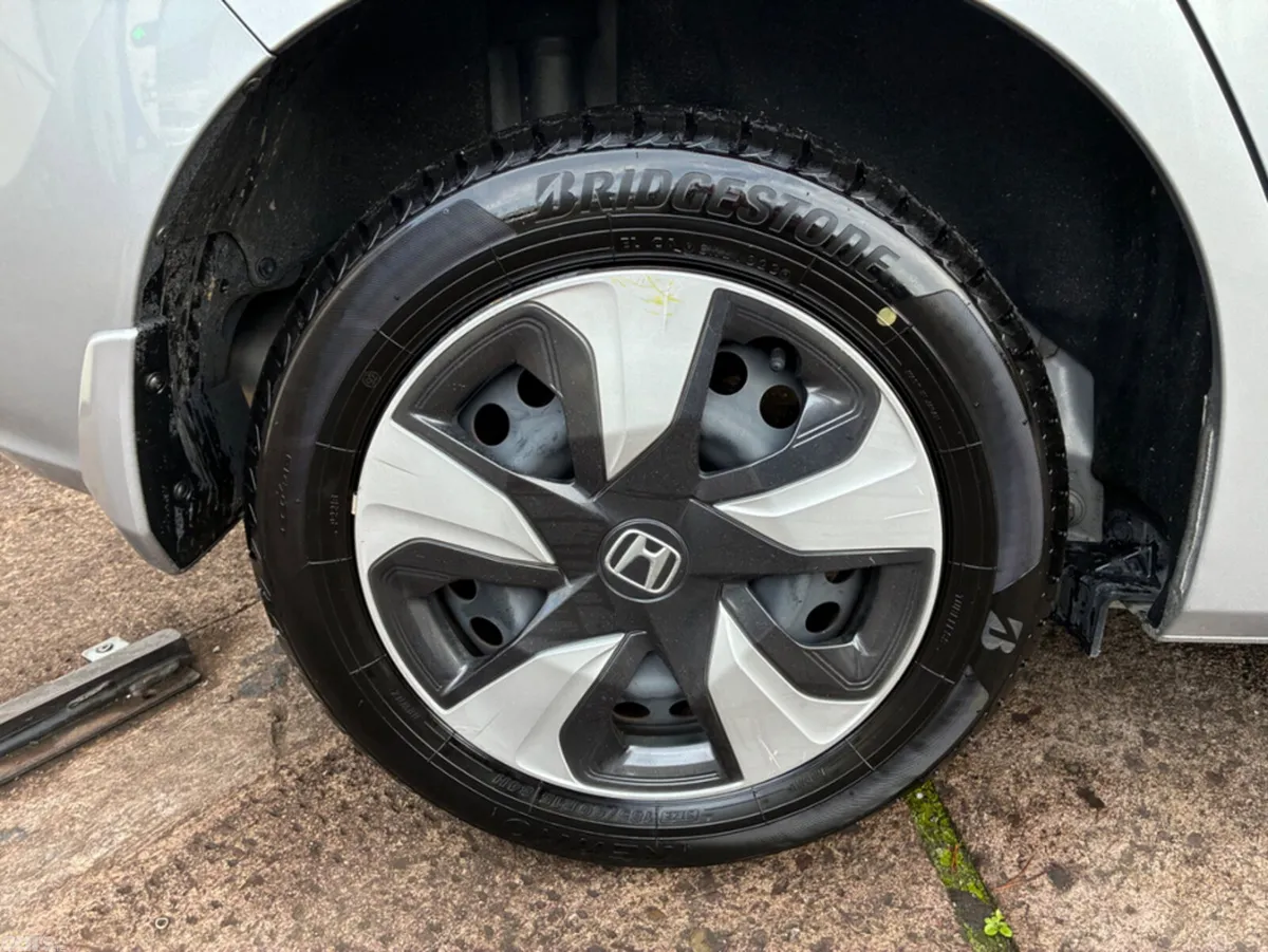 Honda Fit Hatchback, Petrol Hybrid, 2018, Silver
