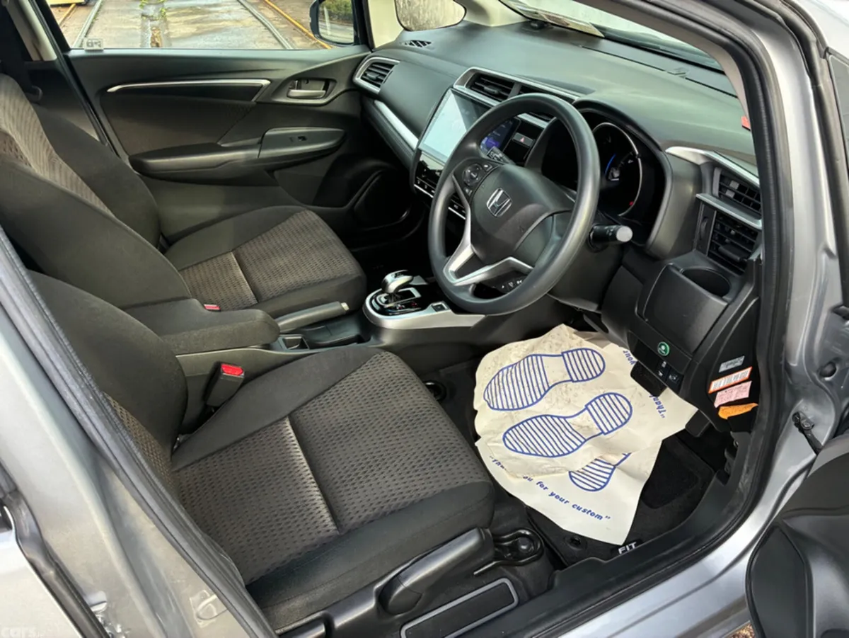 Honda Fit Hatchback, Petrol Hybrid, 2018, Silver