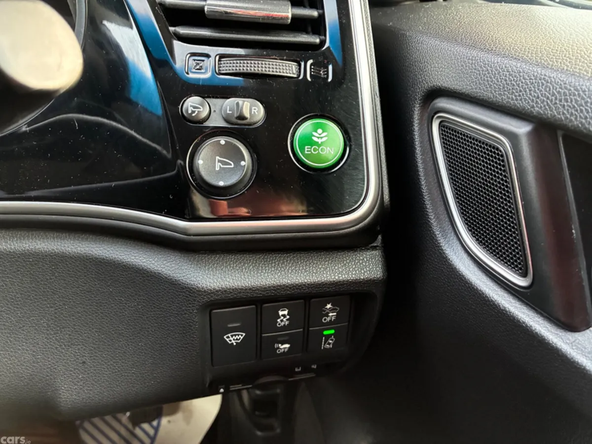 Honda Grace Saloon, Petrol Hybrid, 2018, Black