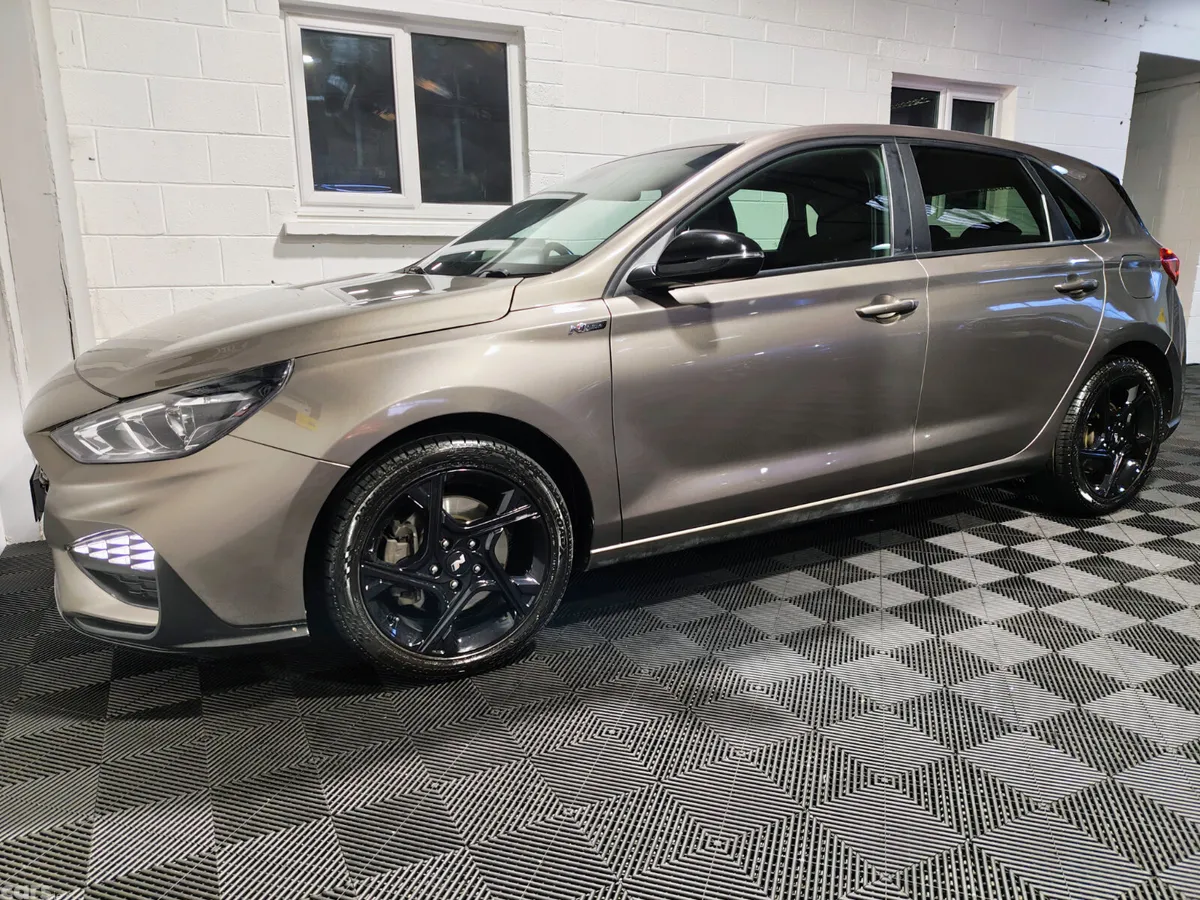 Hyundai i30 Hatchback, Petrol, 2022, Brown