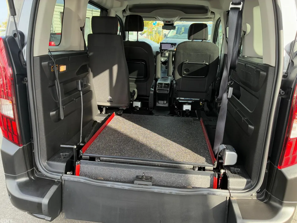 Peugeot Rifter MPV, Diesel, 2024, Silver
