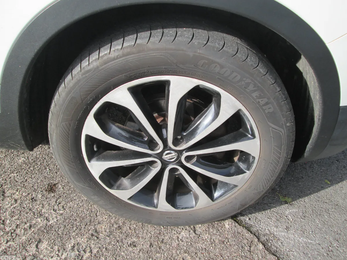 Nissan Qashqai SUV, Diesel, 2013, White