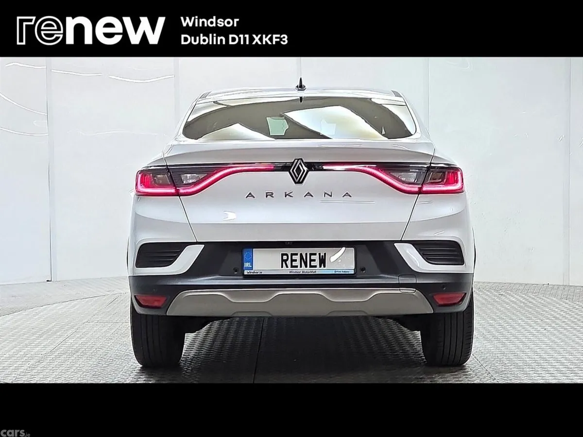 Renault Arkana Hatchback, Petrol Hybrid, 2025, White