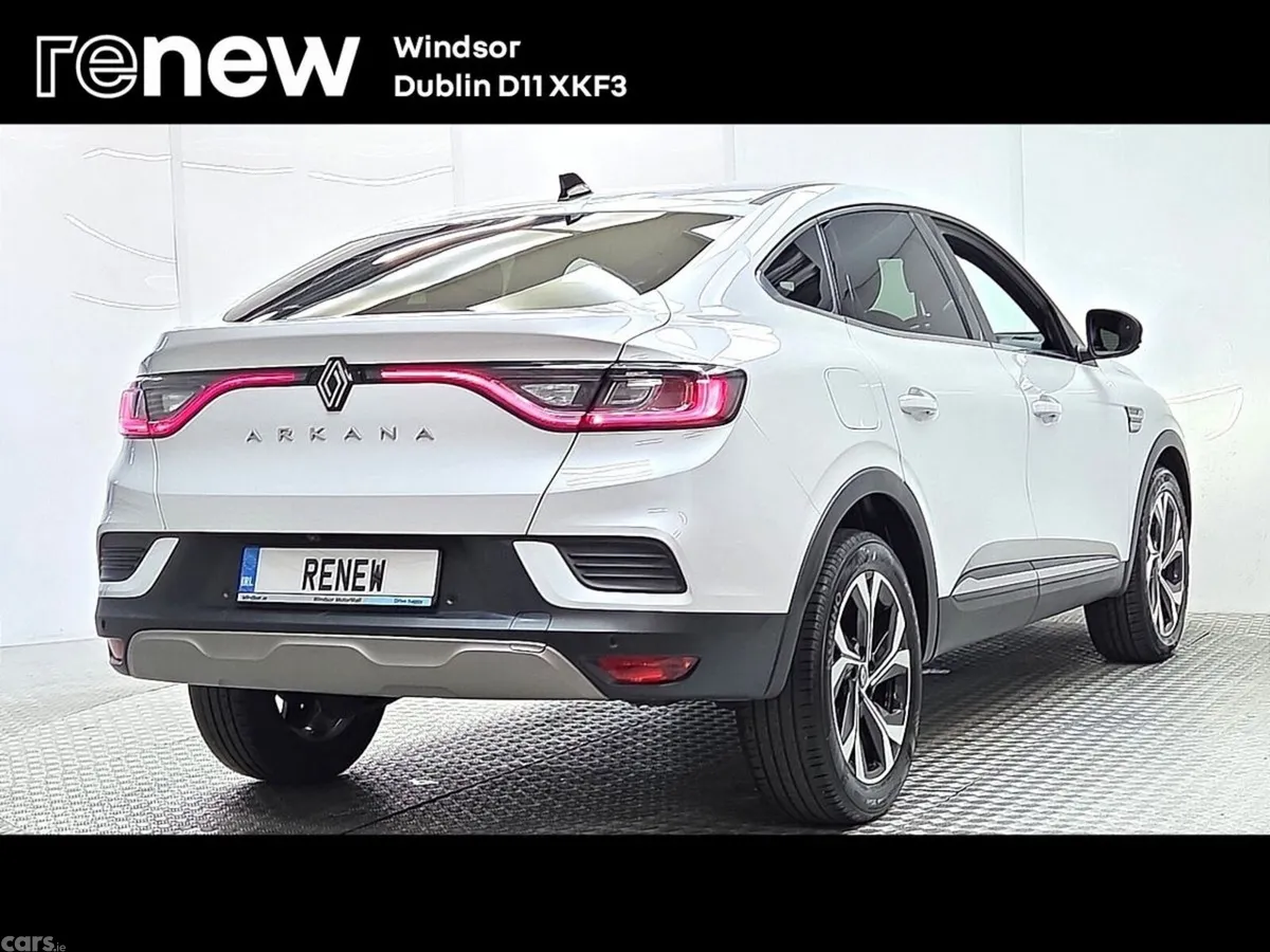 Renault Arkana Hatchback, Petrol Hybrid, 2025, White