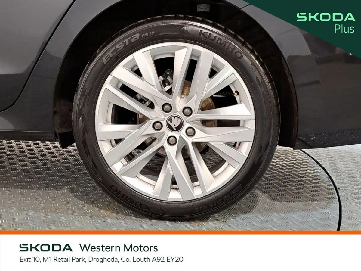 Skoda Octavia Saloon, Petrol, 2026, Black