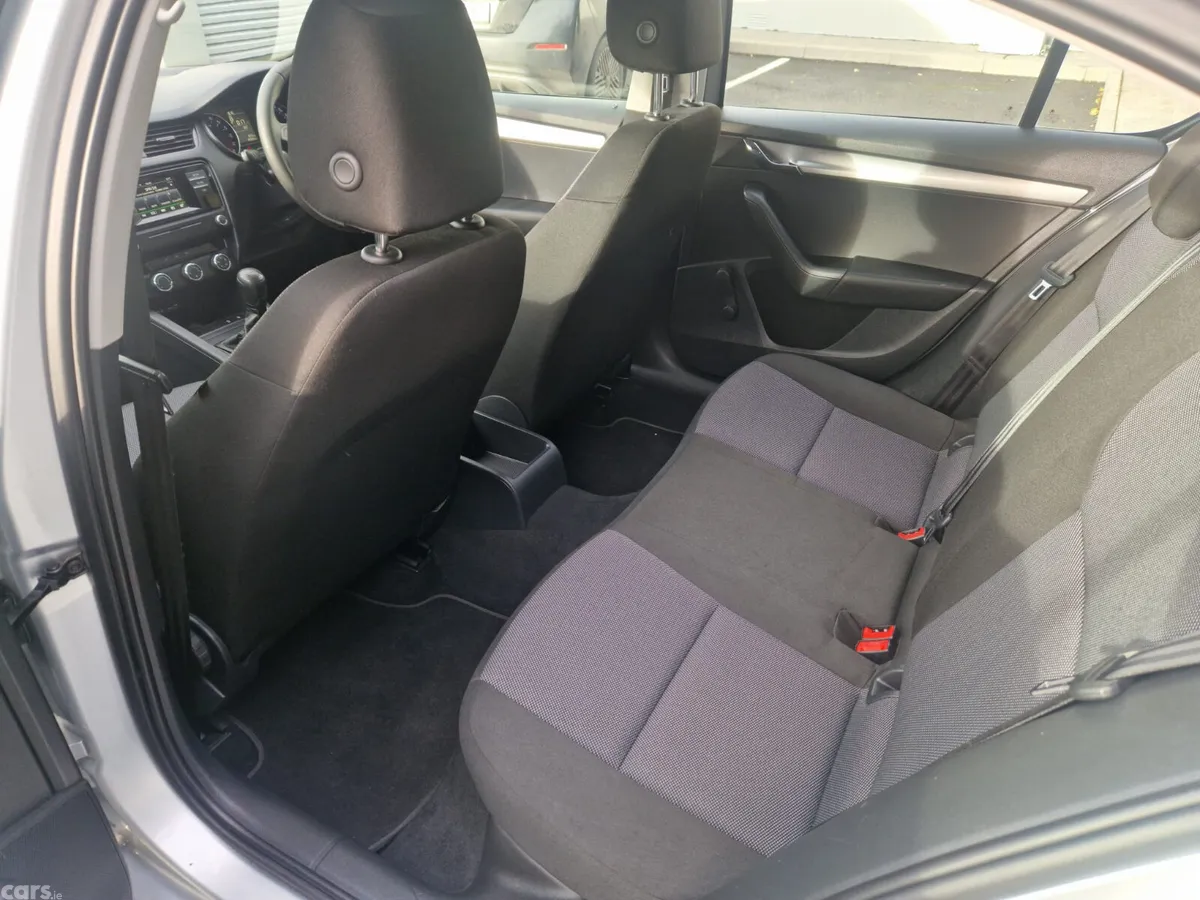 Skoda Octavia Saloon, Diesel, 2016, Silver