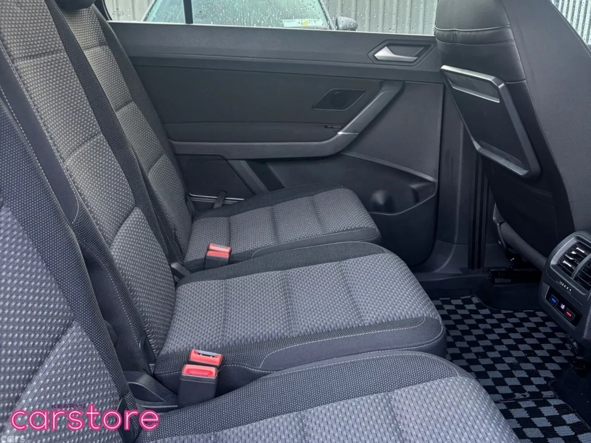 Volkswagen Touran MPV, Petrol, 2018, Blue