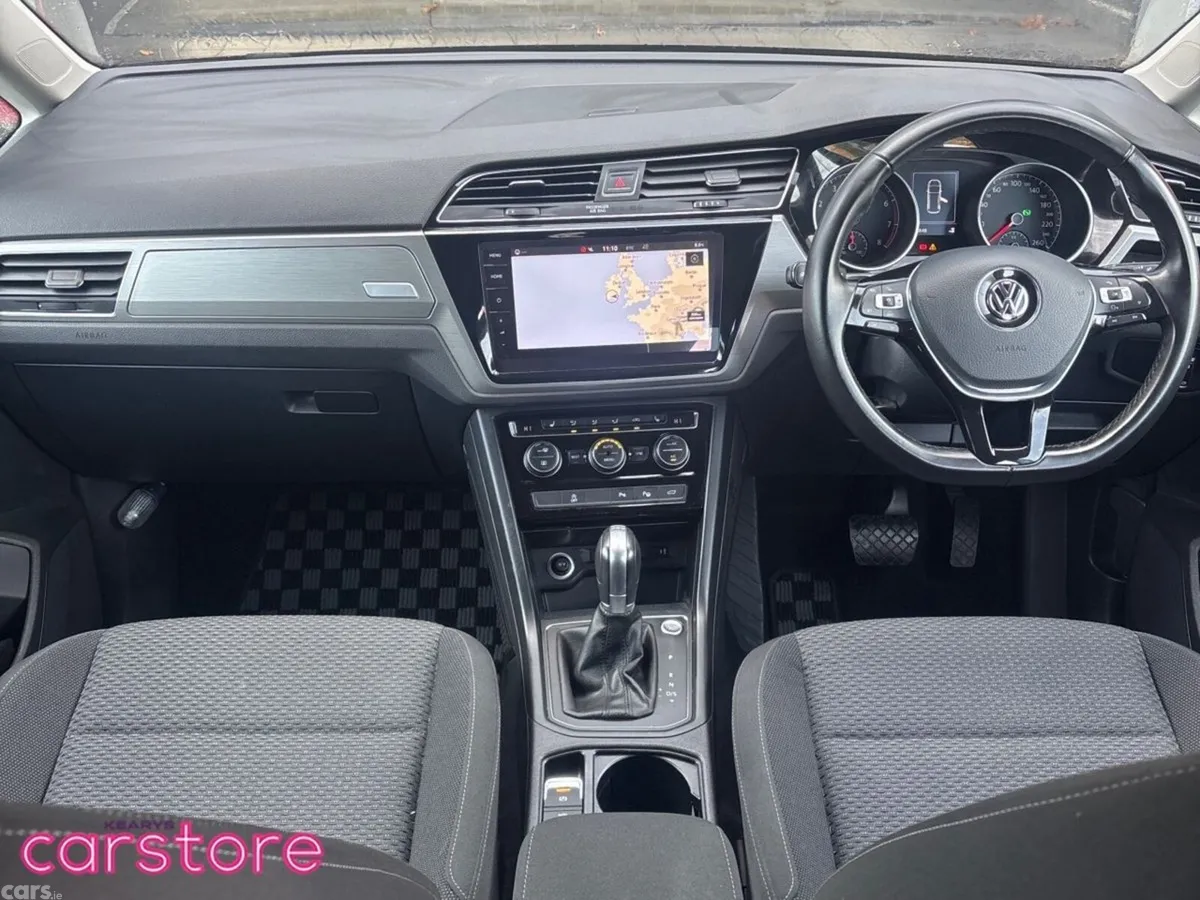 Volkswagen Touran MPV, Petrol, 2018, Blue