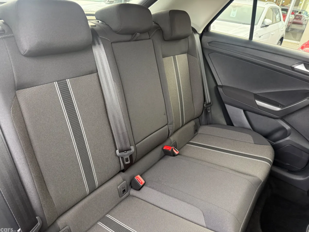 Volkswagen T-Roc SUV, Diesel, 2021, Black