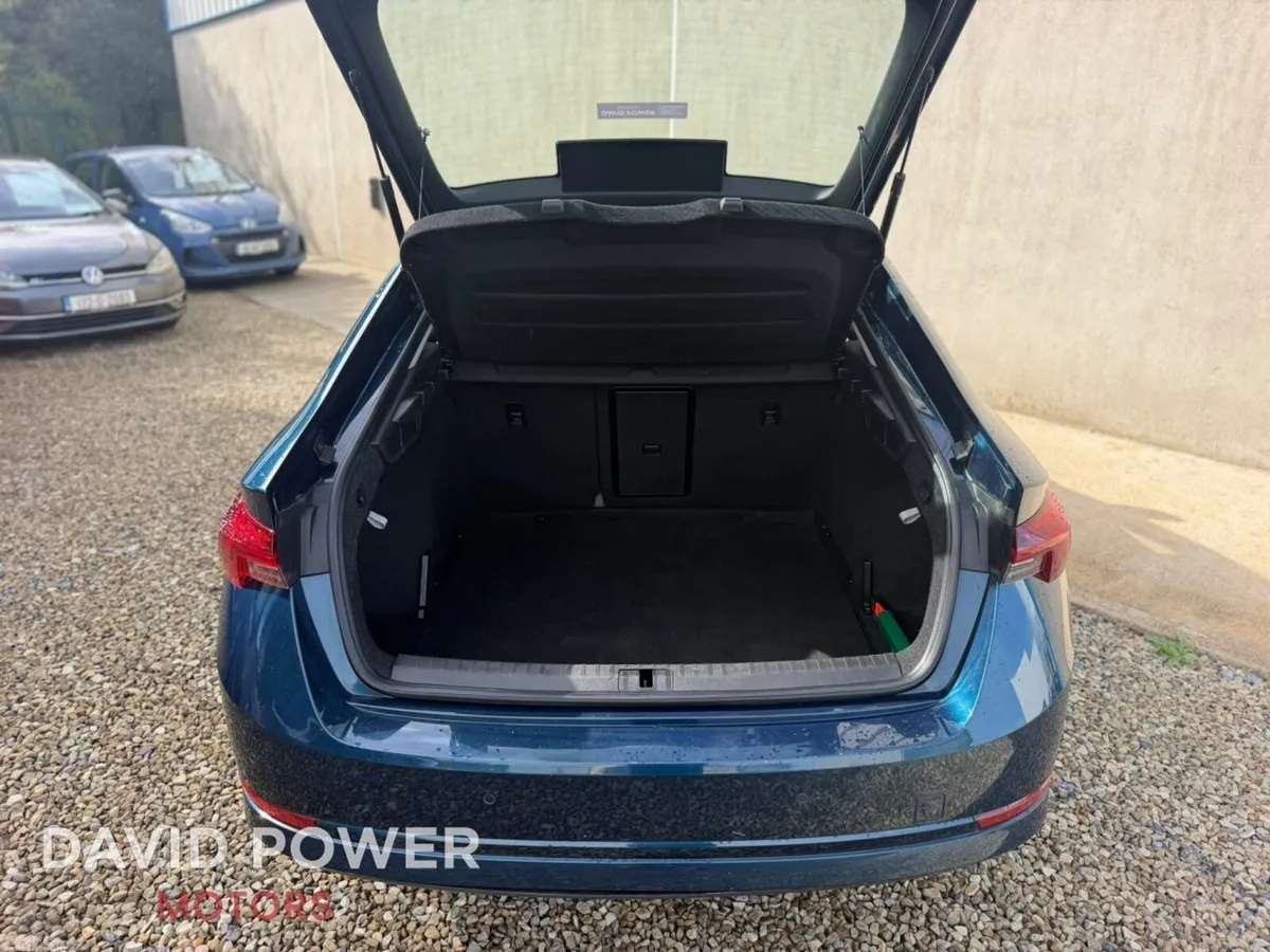 Skoda Octavia Saloon, Diesel, 2021, Blue