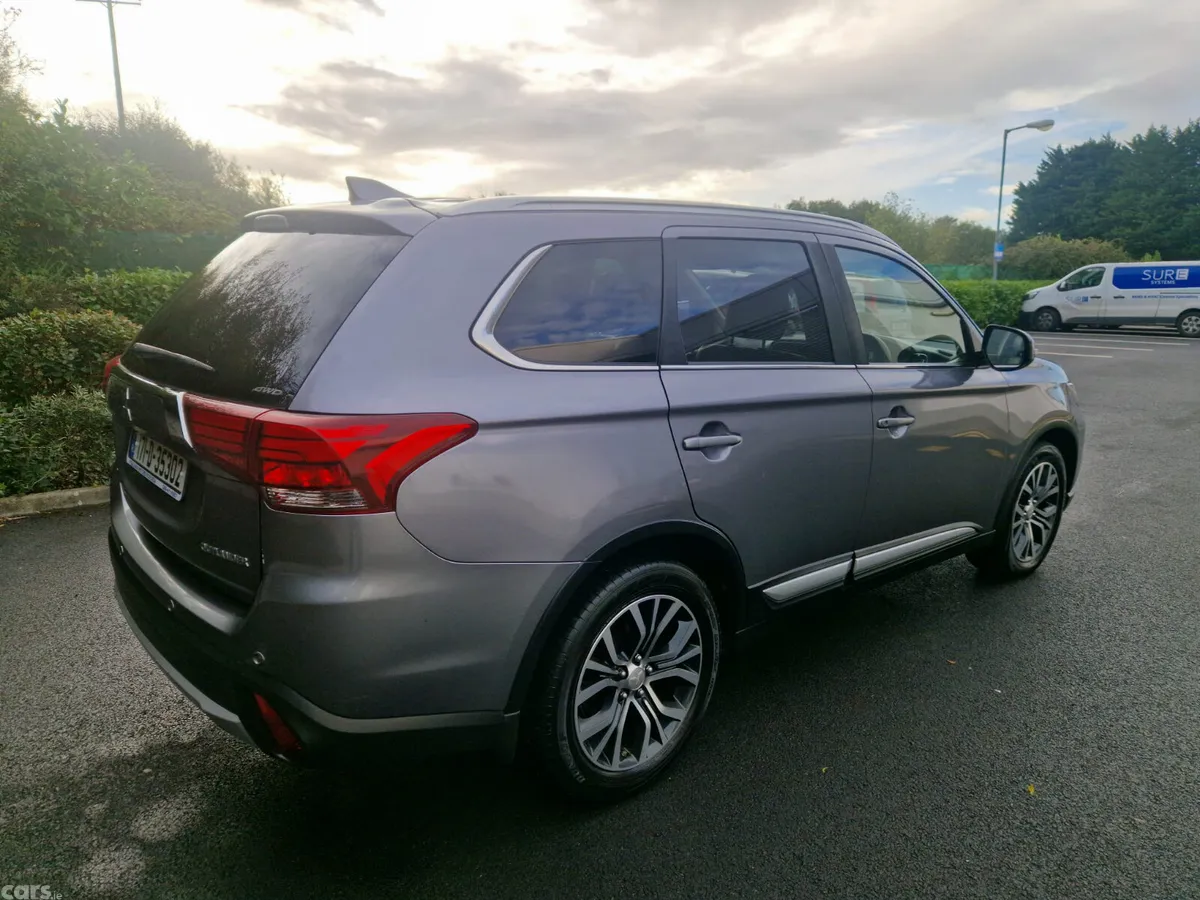 Mitsubishi Outlander SUV, Diesel, 2017, Grey