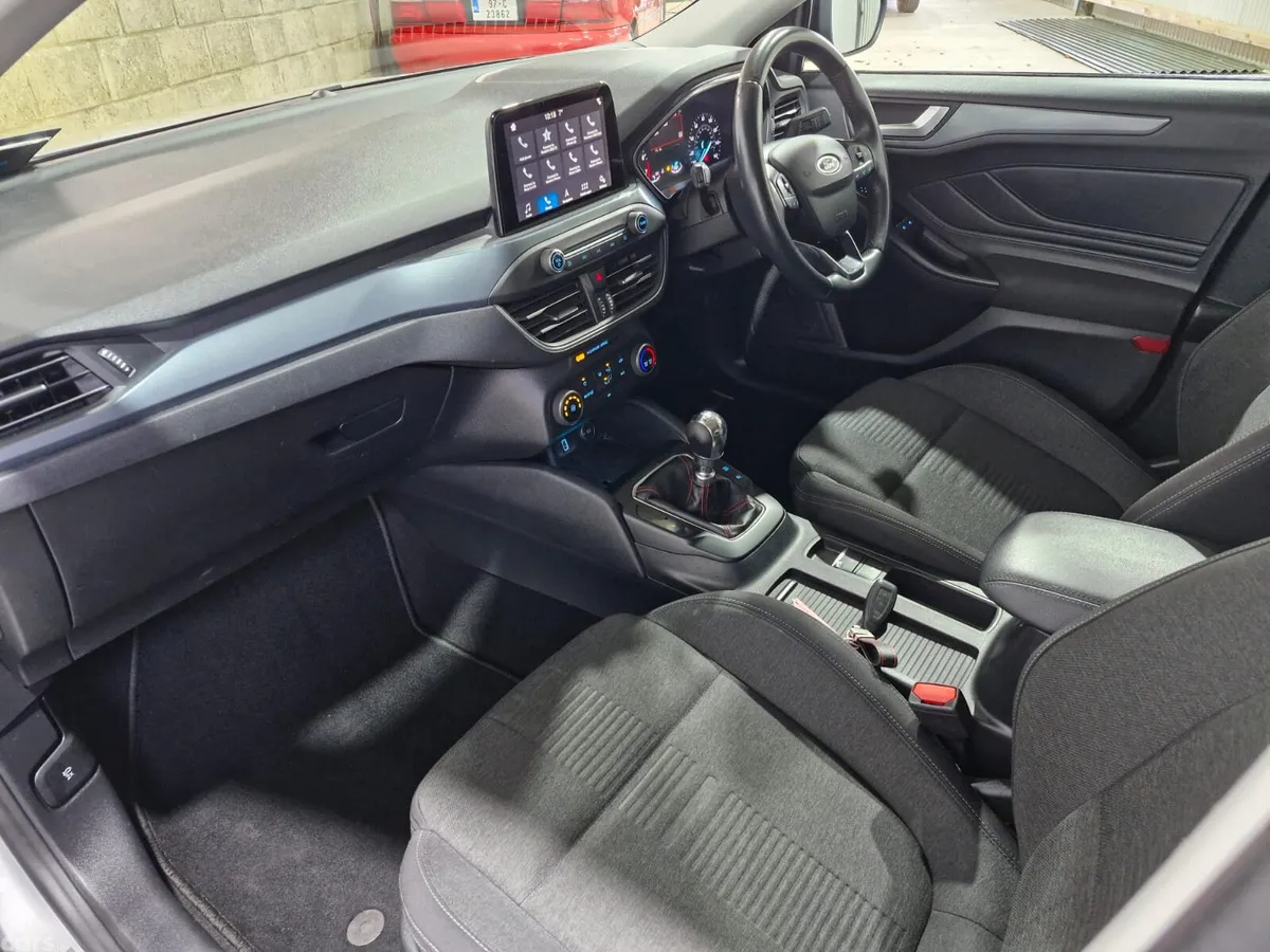 Ford Focus Hatchback, Petrol, 2019, Silver