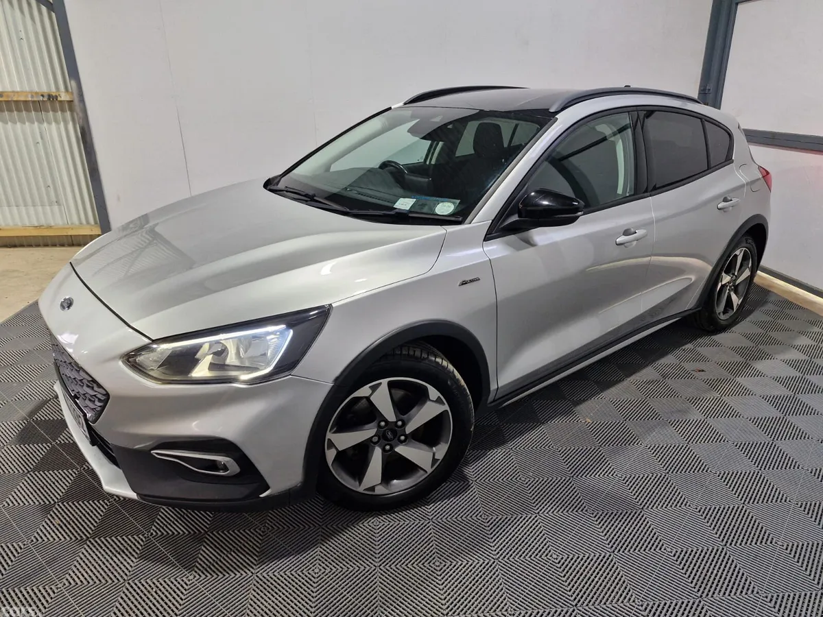 Ford Focus Hatchback, Petrol, 2019, Silver