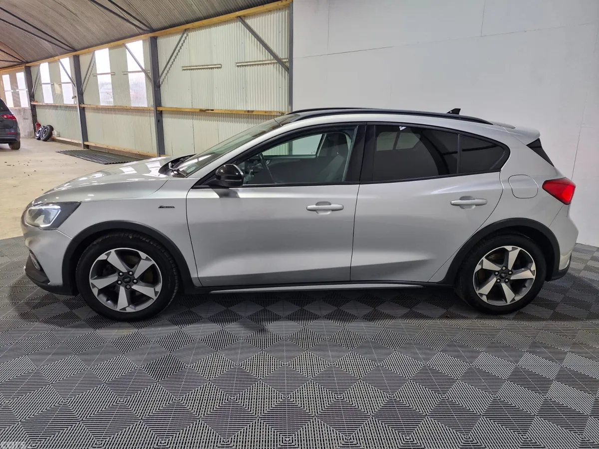 Ford Focus Hatchback, Petrol, 2019, Silver