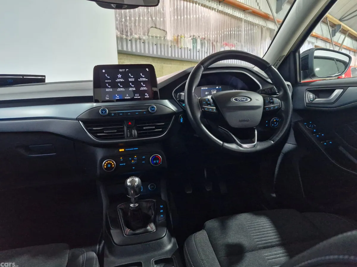 Ford Focus Hatchback, Petrol, 2019, Silver