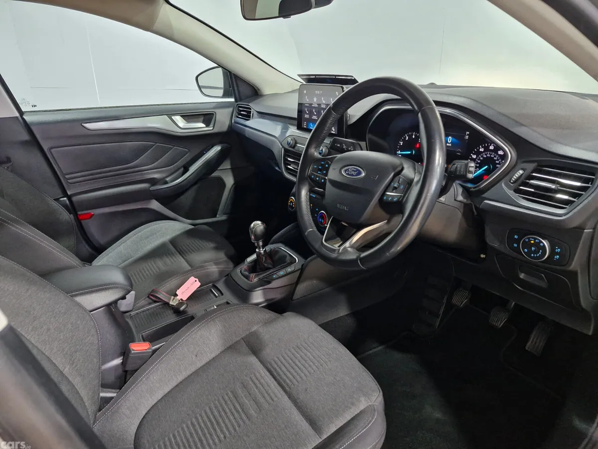 Ford Focus Hatchback, Petrol, 2019, Silver