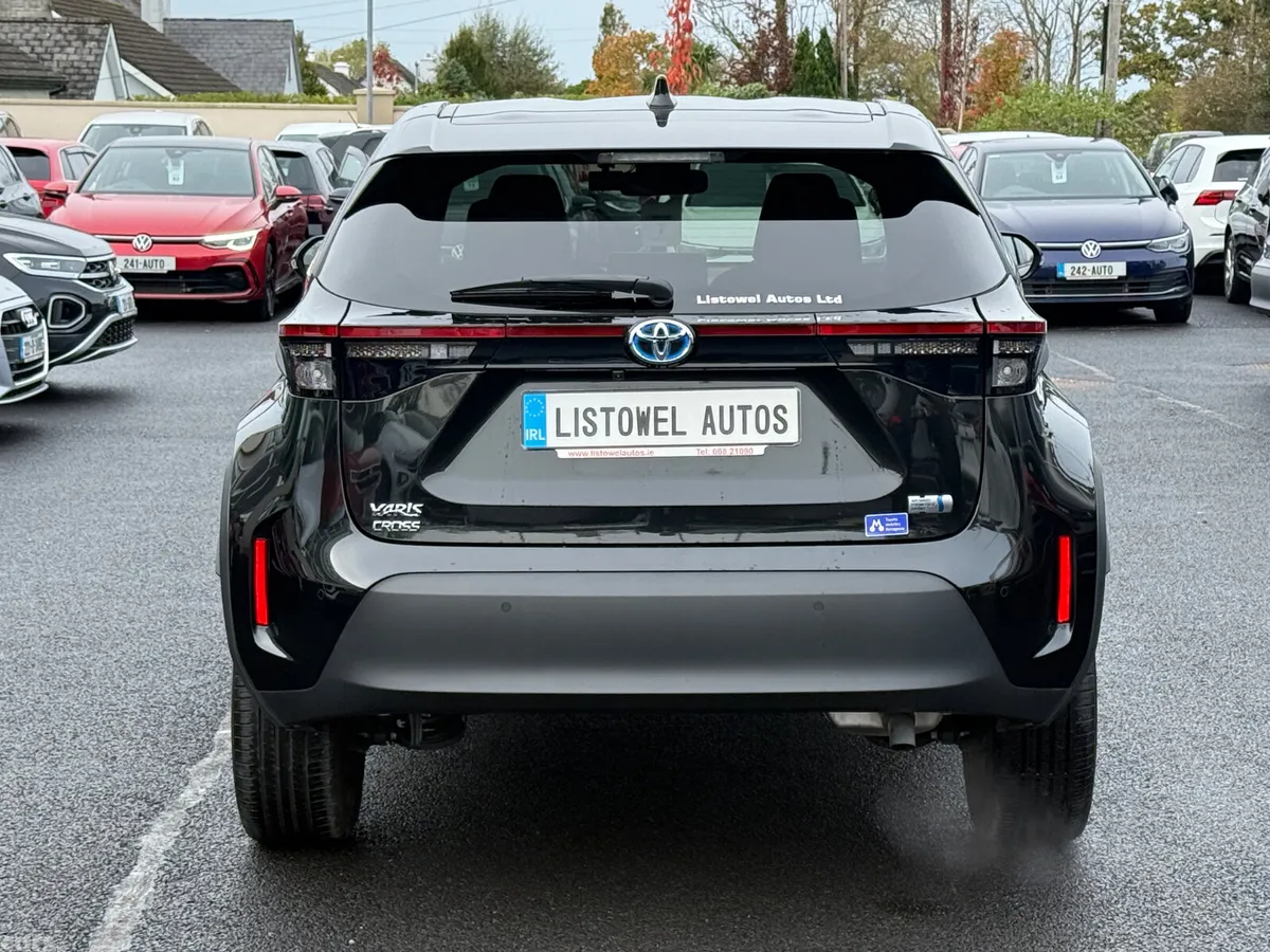 Toyota Yaris Cross SUV, Petrol Hybrid, 2023, Black